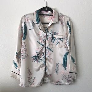 SHEIN Silk Pajama Set. Includes 6 Items, plus bag.